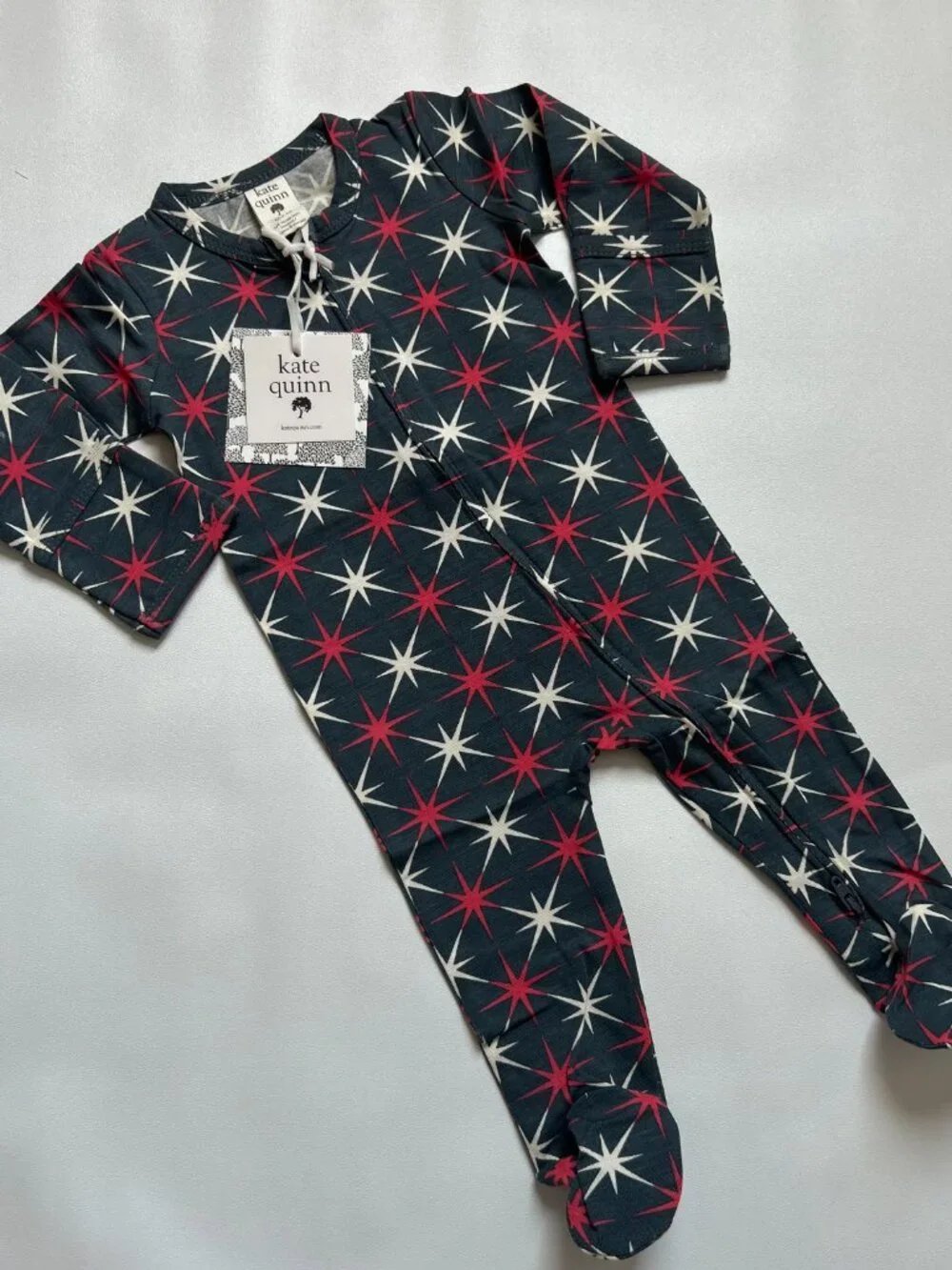 NWT Kate Quinn Bamboo Footie 0-3M Retro Stars 2 Way Zip